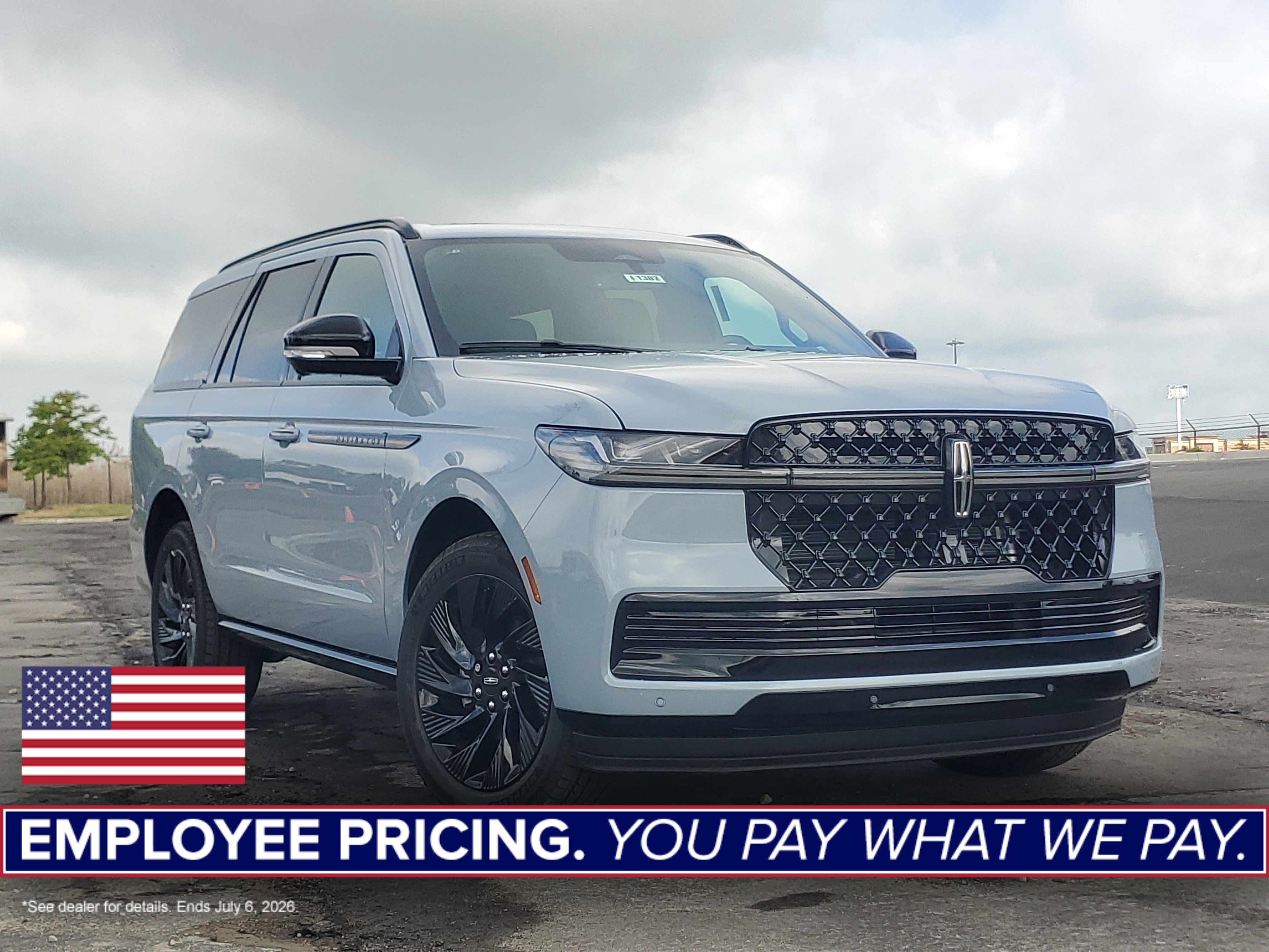New 2026 Lincoln Navigator Reserve w/ Jet Appearance Package