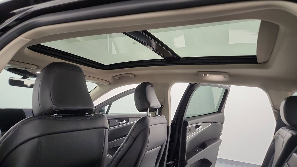 Used 2023 Lincoln Nautilus Reserve w/ Equipment Group 201A image 16