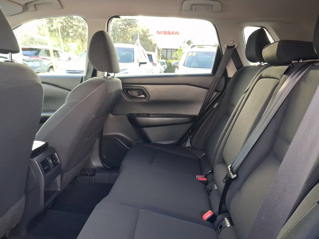 Certified 2025 Nissan Rogue S FWD image 8