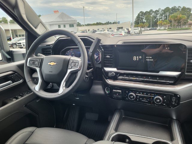 New 2026 Chevrolet Silverado 2500 LTZ w/ LTZ Premium Package image 18
