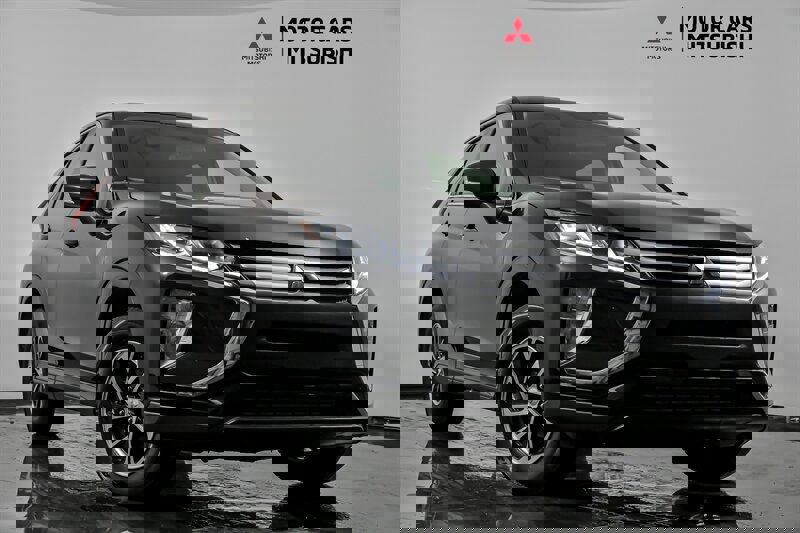 Used 2020 Mitsubishi Eclipse Cross ES image 1