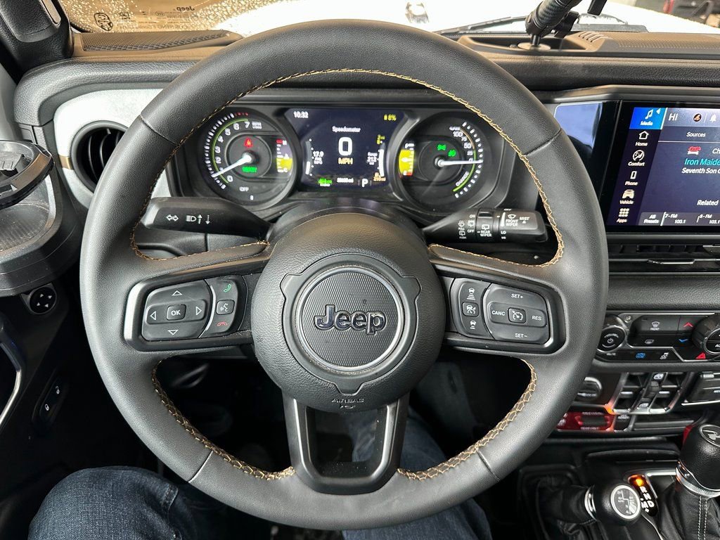 Used 2024 Jeep Wrangler Unlimited image 2