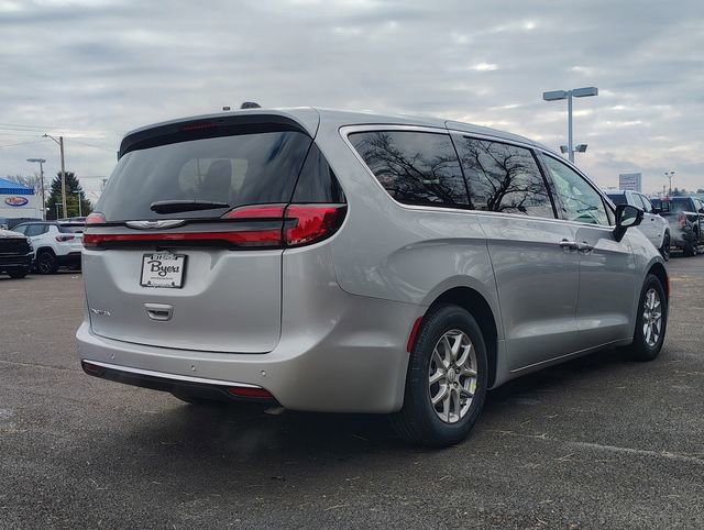 New 2026 Chrysler Pacifica Select FWD image 3