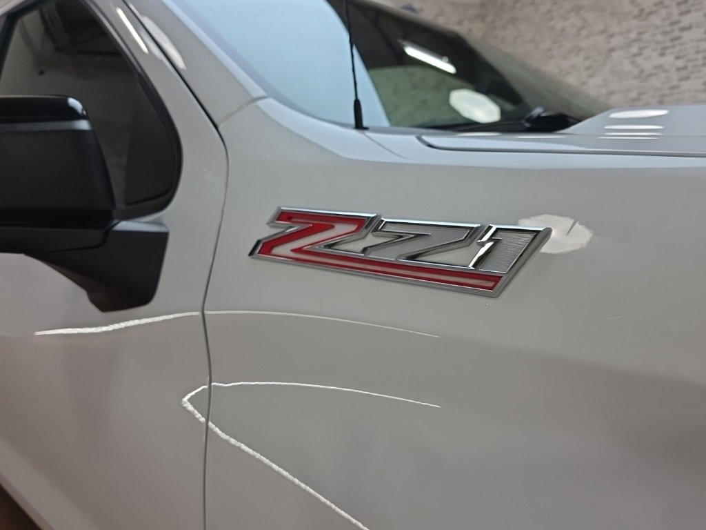 Used 2021 Chevrolet Silverado 1500 LT Trail Boss w/ Convenience Package II image 9