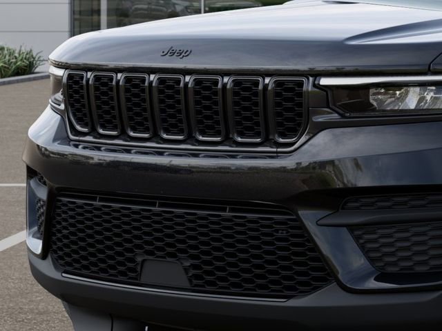 New 2025 Jeep Grand Cherokee Altitude image 12