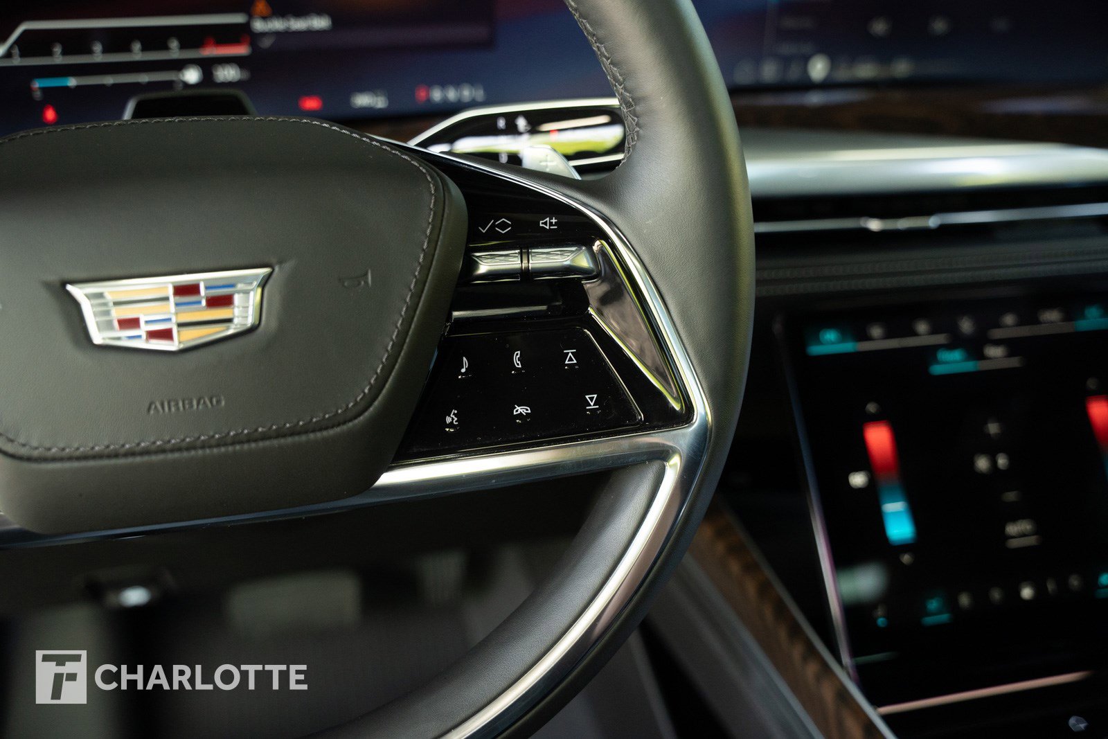 Used 2025 Cadillac Escalade Sport Platinum w/ LPO, Floor Liner Package AWD/4WD image 21