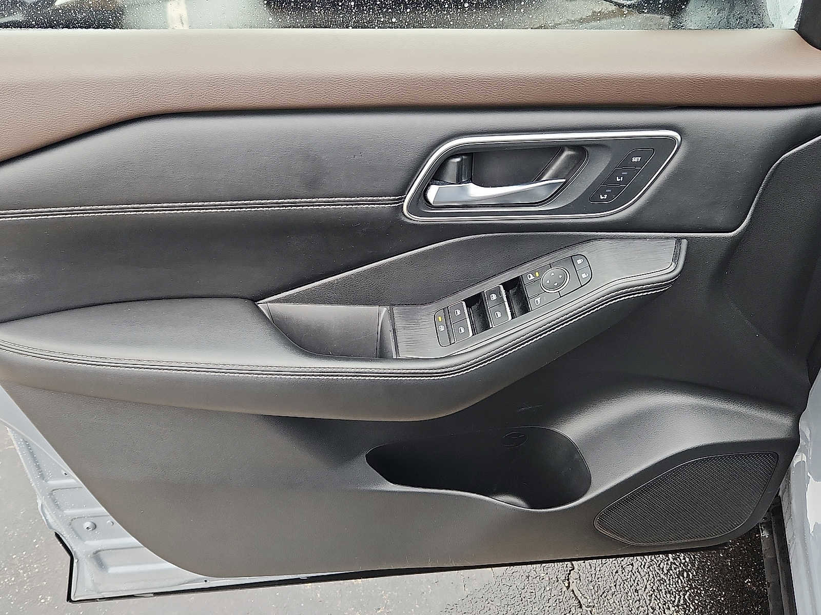 Used 2022 Nissan Rogue Platinum w/ Head-Up Display Package AWD/4WD image 12