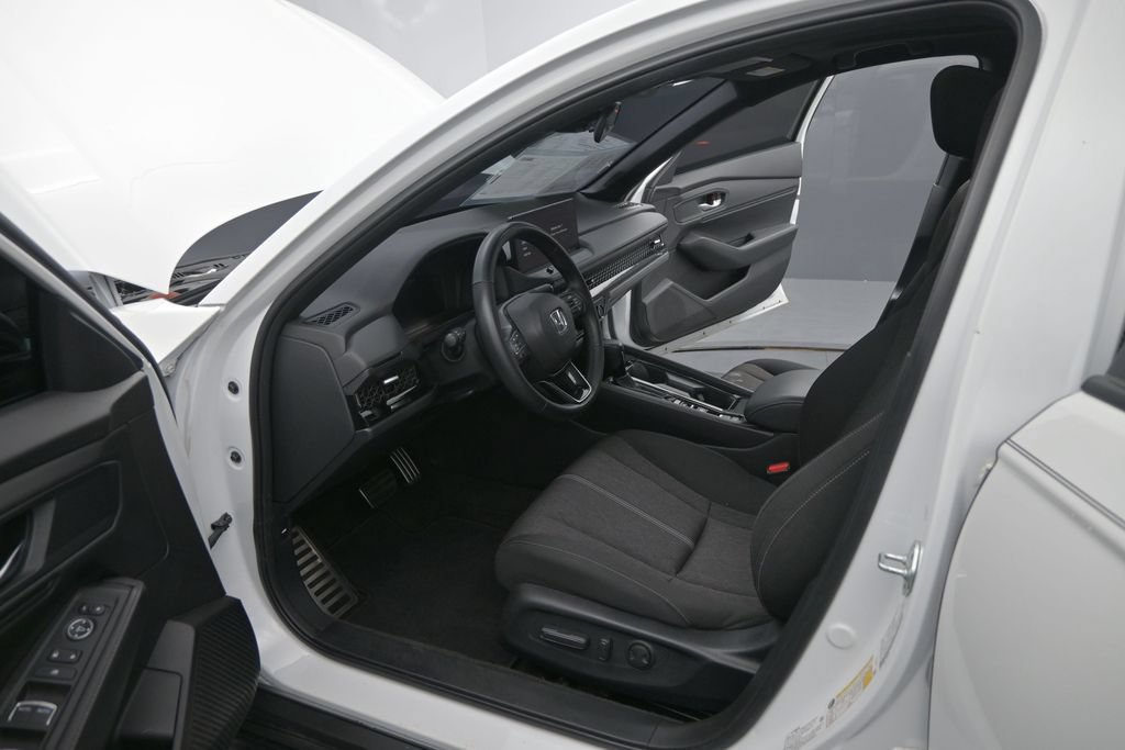 Used 2023 Honda Accord Sport image 9