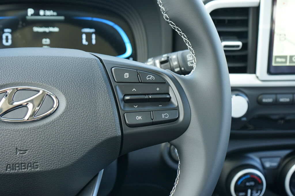 New 2025 Hyundai Venue Limited FWD image 19
