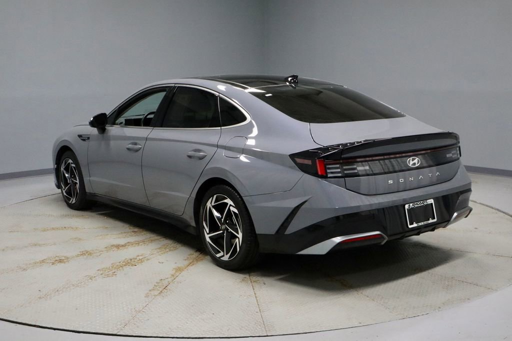 Certified 2024 Hyundai Sonata SEL w/ Convenience Package image 10