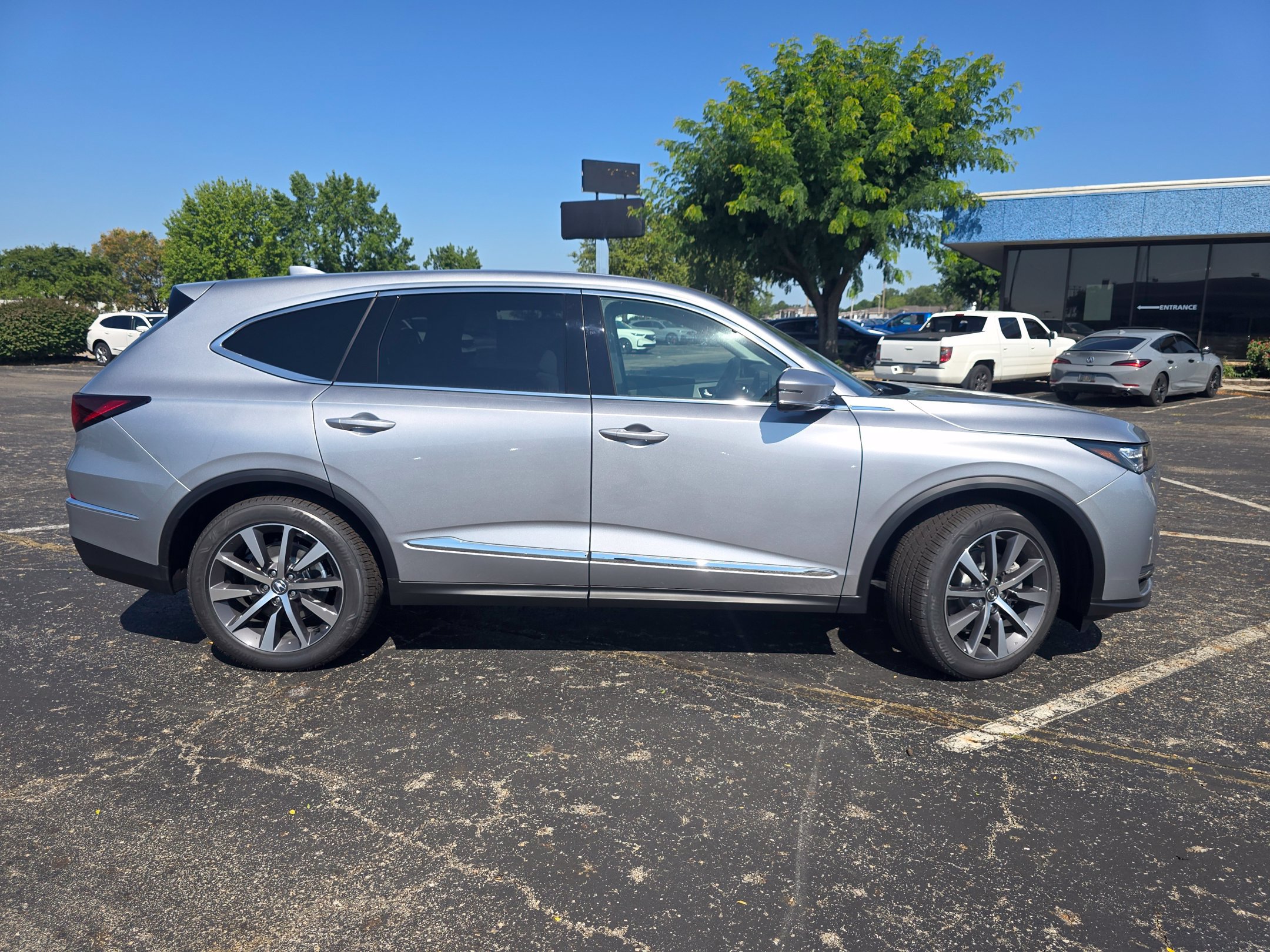 New 2026 Acura MDX w/ Technology Package AWD/4WD image 3