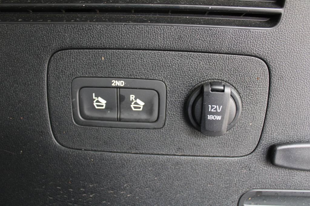 Certified 2025 Kia Sorento S w/ Panoramic Sunroof Package image 11