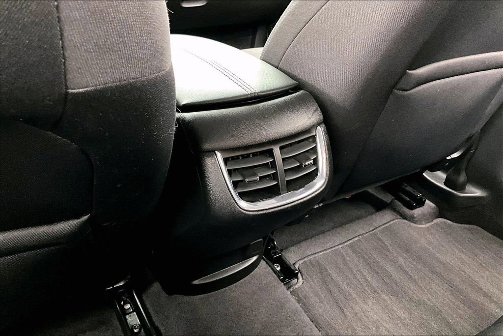 Used 2022 Chevrolet Malibu LT image 33
