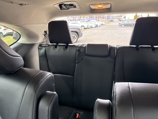 Used 2025 Toyota Highlander XLE image 30