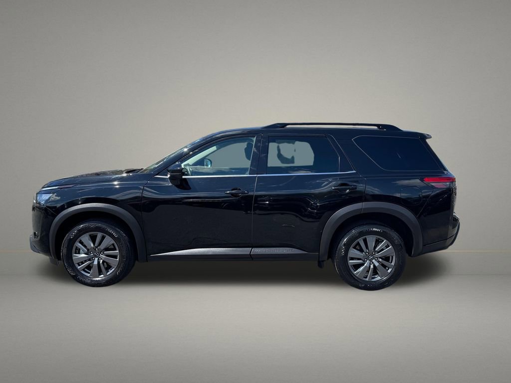 Used 2025 Nissan Pathfinder SV AWD/4WD image 2