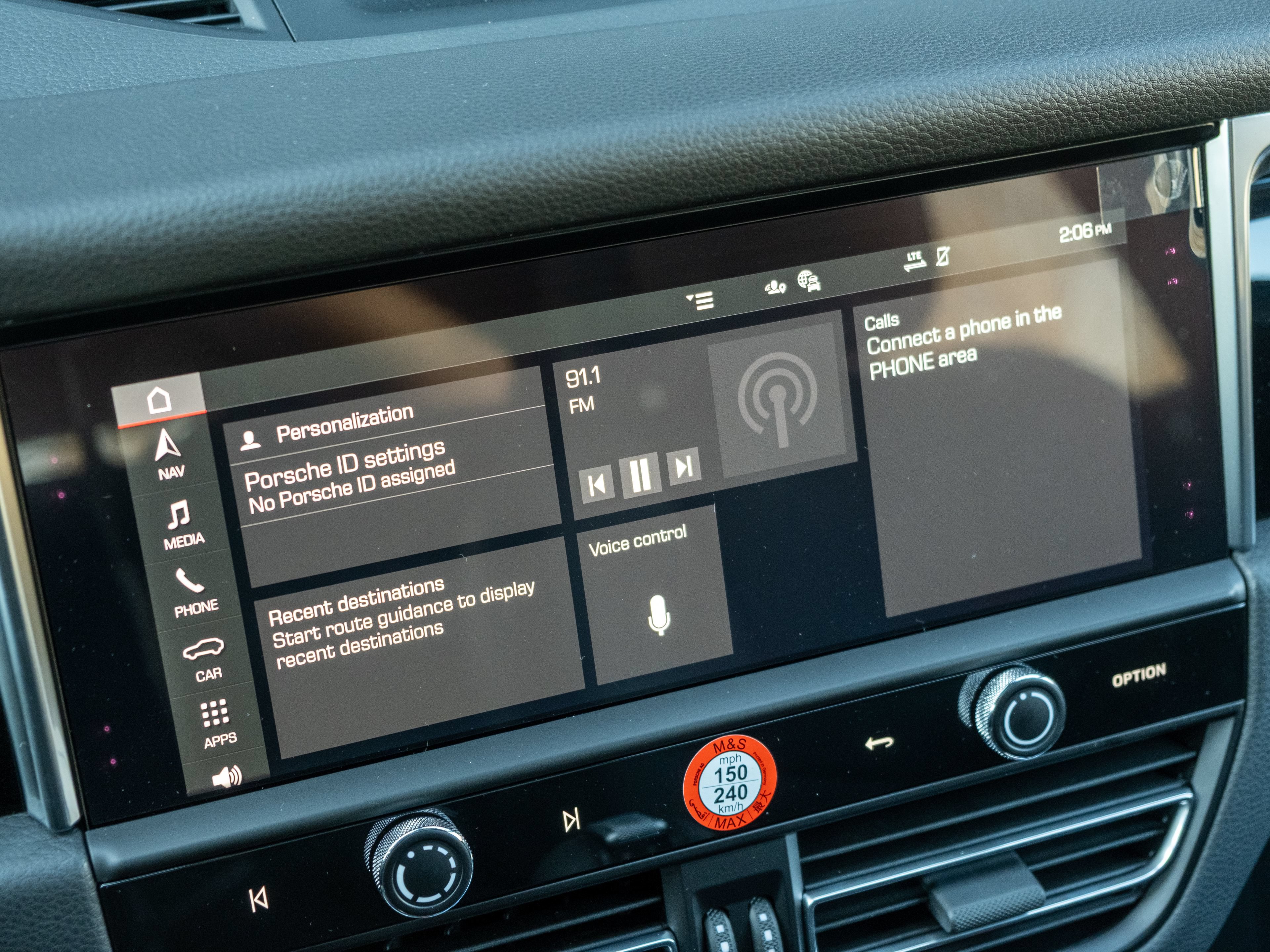 Certified 2026 Porsche Macan Turbo AWD/4WD image 27