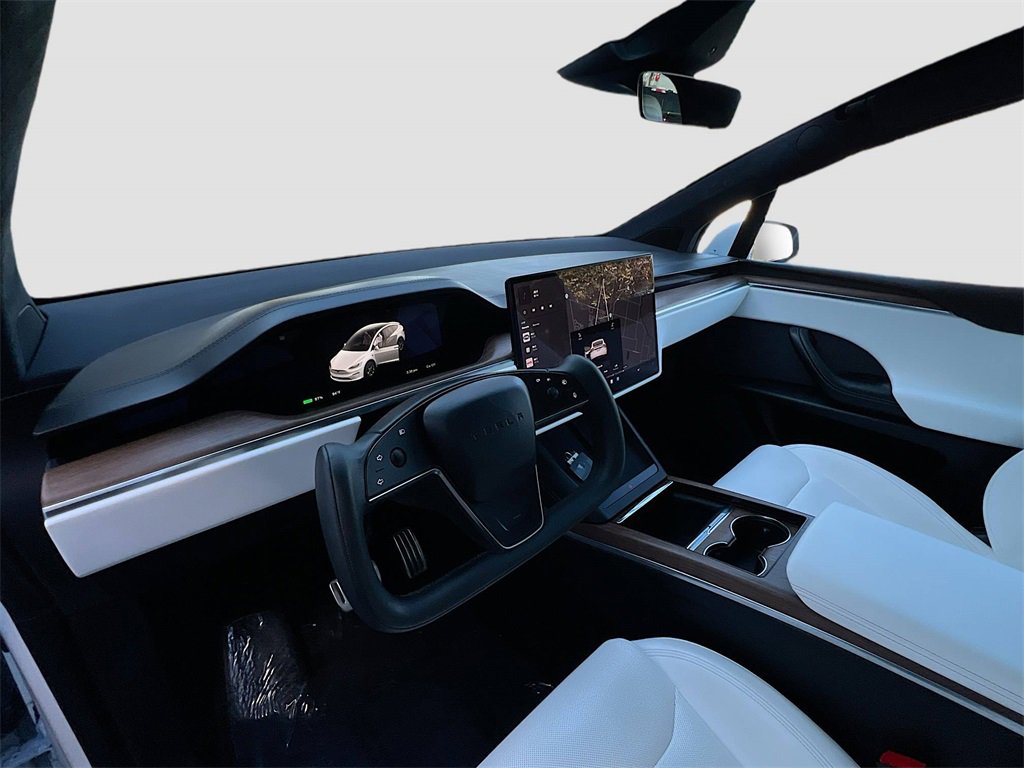 Used 2022 Tesla Model X image 9