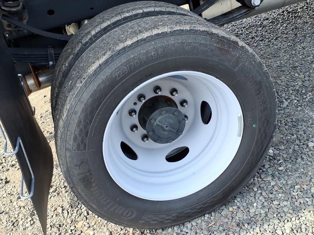 New 2025 Ford F550 4x4 Regular Cab Super Duty image 7