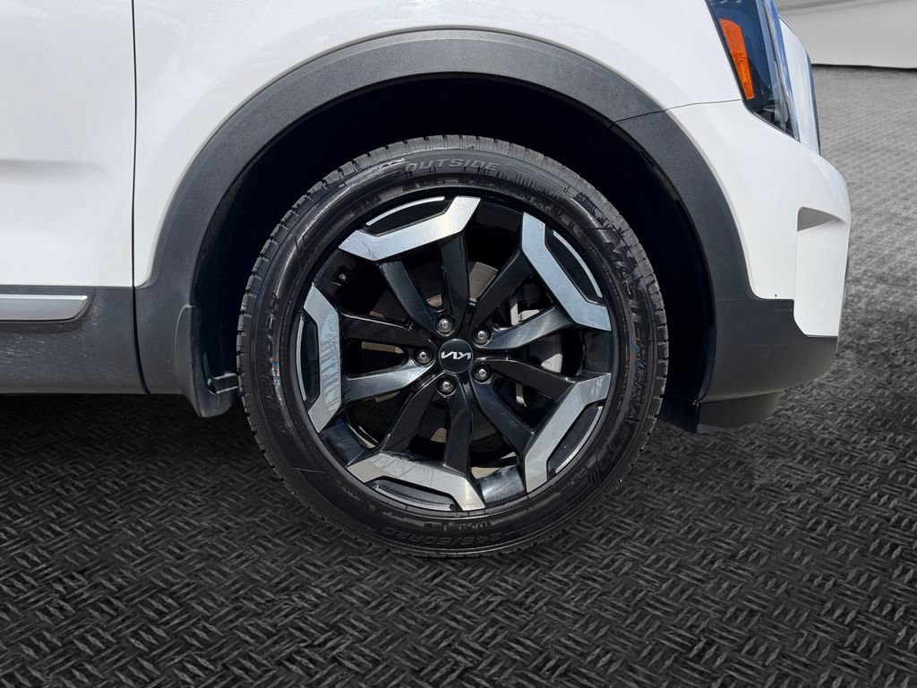 Certified 2024 Kia Telluride S w/ S Sunroof Package AWD/4WD image 11