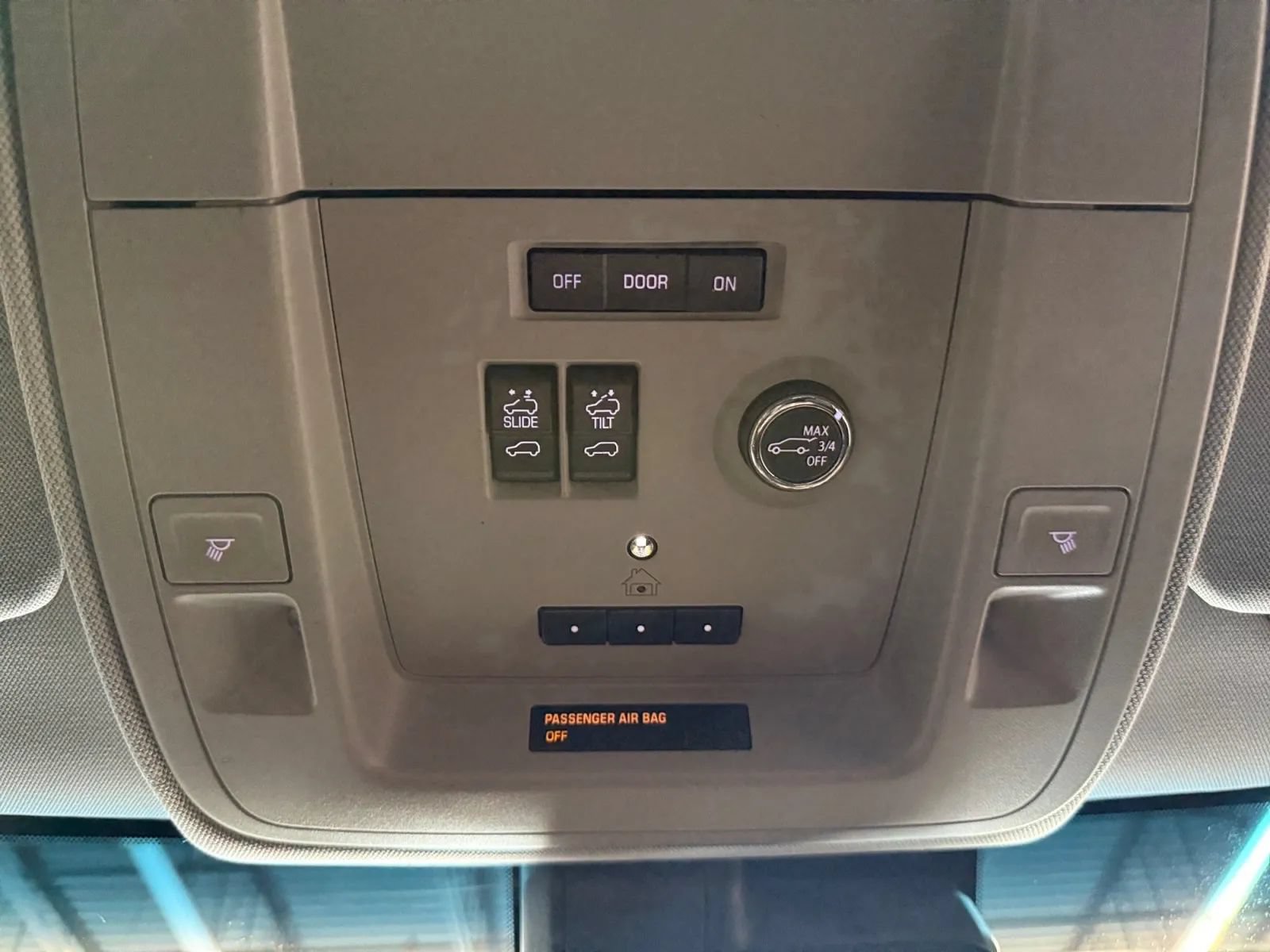 Used 2020 Chevrolet Suburban Premier AWD/4WD image 29