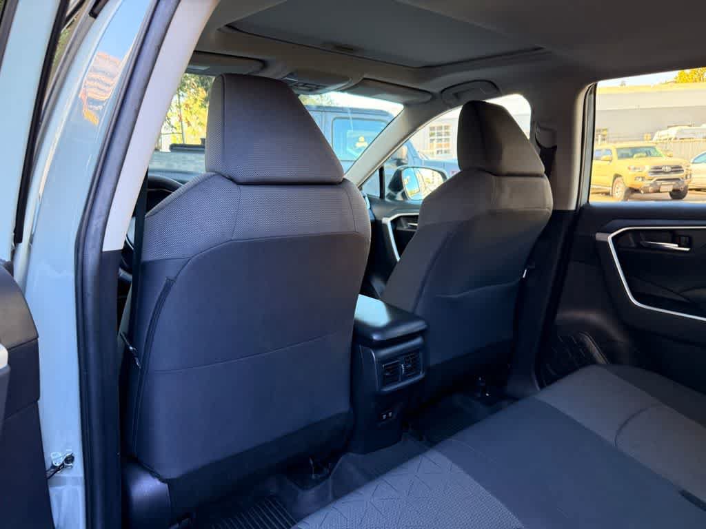 Used 2021 Toyota RAV4 XLE w/ Convenience Package AWD/4WD image 9