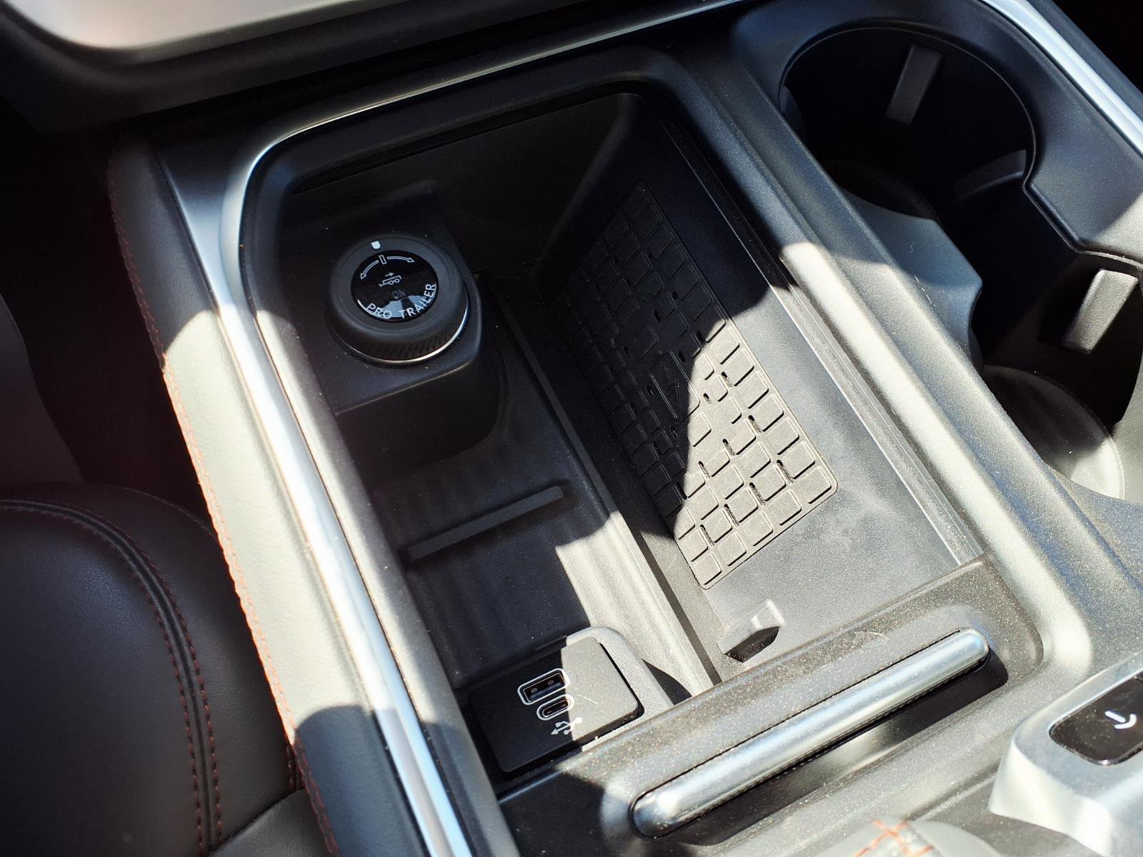 Certified 2025 Ford Expedition Active image 25