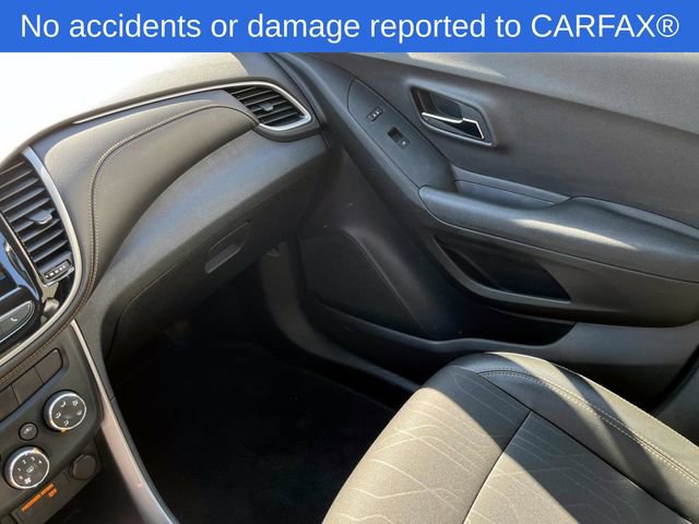 Used 2019 Chevrolet Trax LT w/ LT Convenience Package image 29