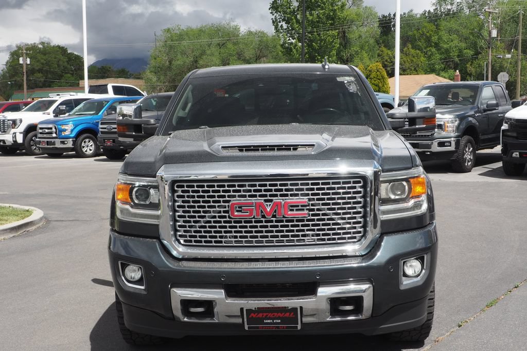 Used 2017 GMC Sierra 2500 Denali w/ Duramax Plus Package AWD/4WD image 2