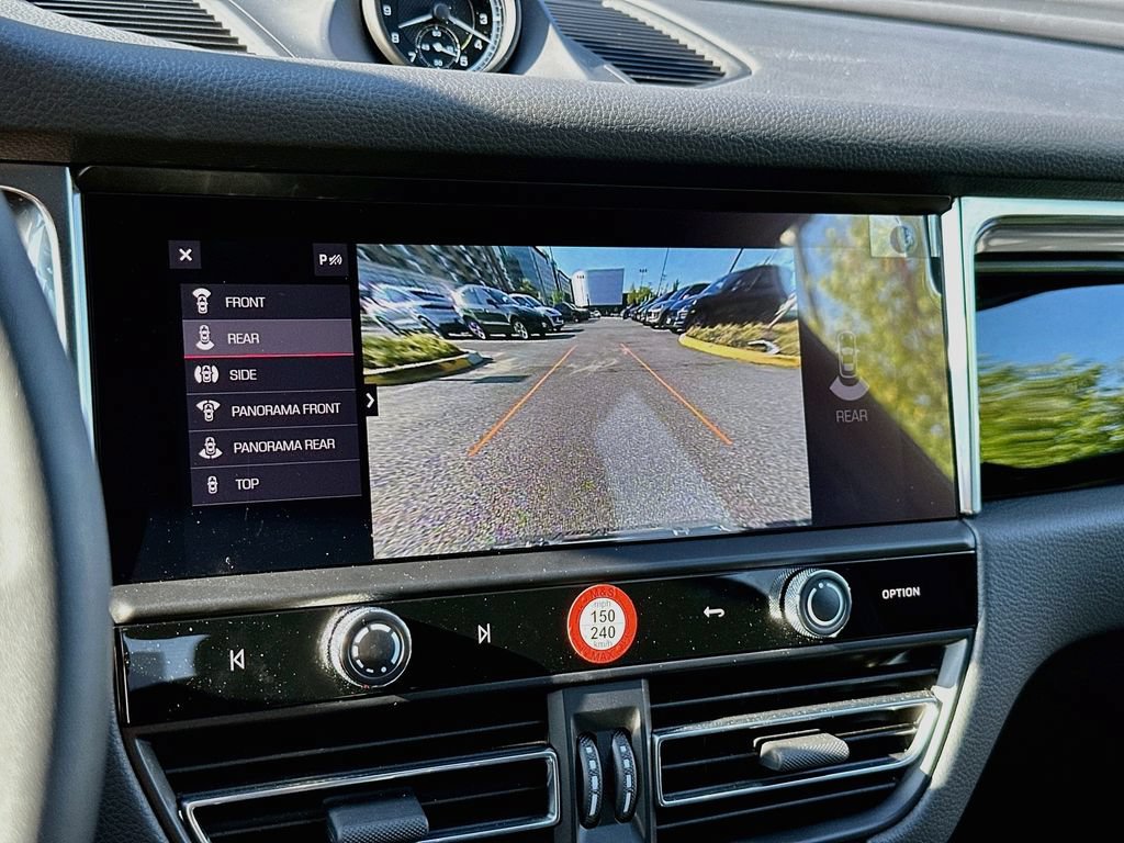 Certified 2026 Porsche Macan AWD/4WD image 17