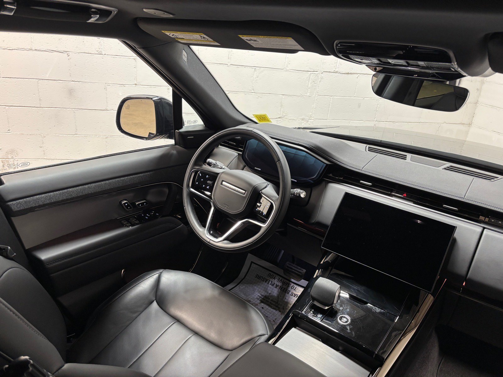 Used 2025 Land Rover Range Rover Sport SE AWD/4WD image 34