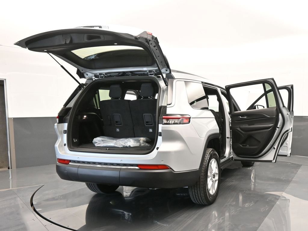Used 2024 Jeep Grand Cherokee L Laredo image 64