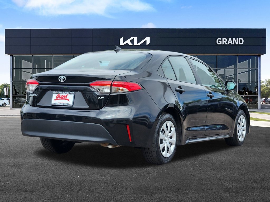 Used 2024 Toyota Corolla LE FWD image 5
