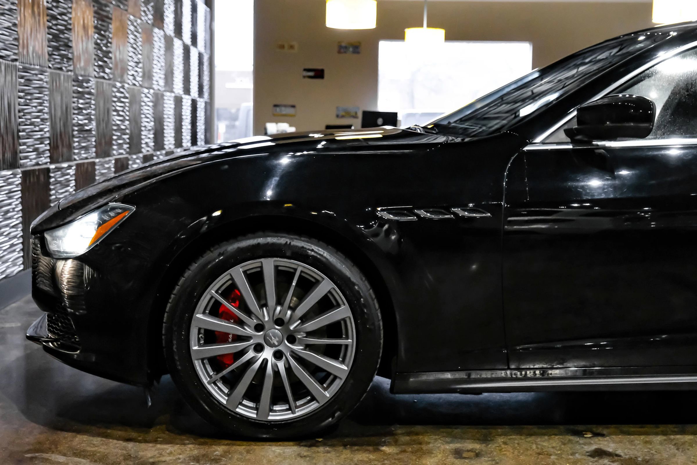 Used 2017 Maserati Ghibli w/ Luxury Package image 13