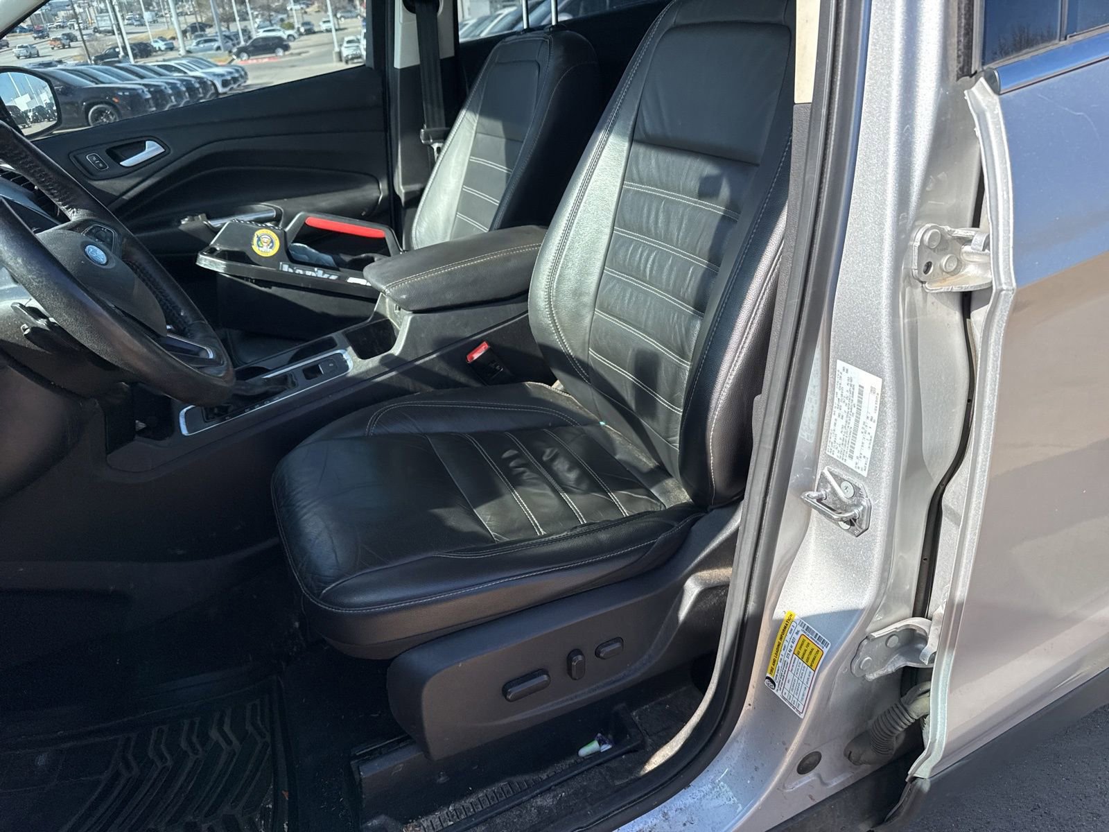 Used 2017 Ford Escape Titanium image 10