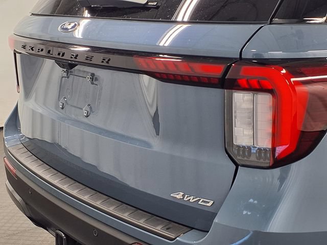 Certified 2025 Ford Explorer ST-Line AWD/4WD image 8