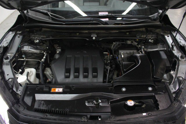 Used 2025 Mitsubishi Eclipse Cross SE image 32