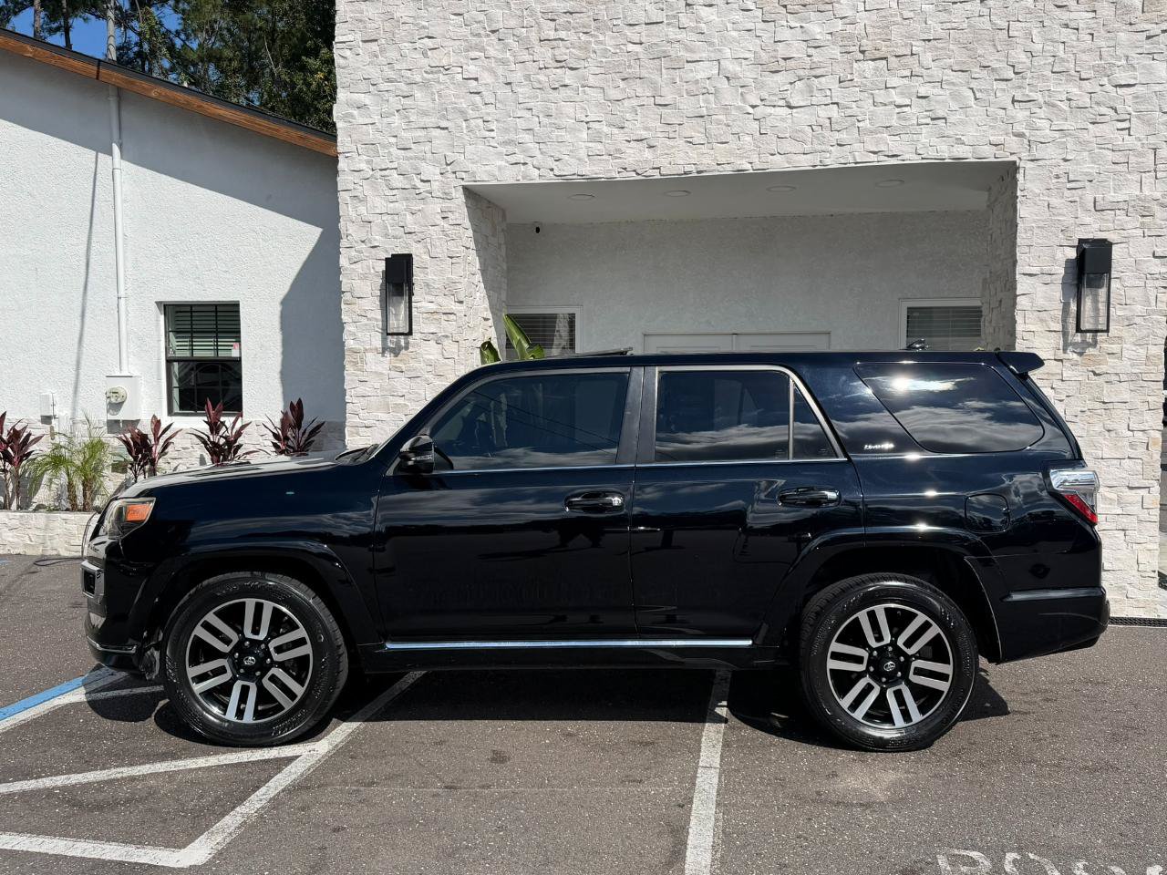 Used 2014 Toyota 4Runner Limited RWD image 2