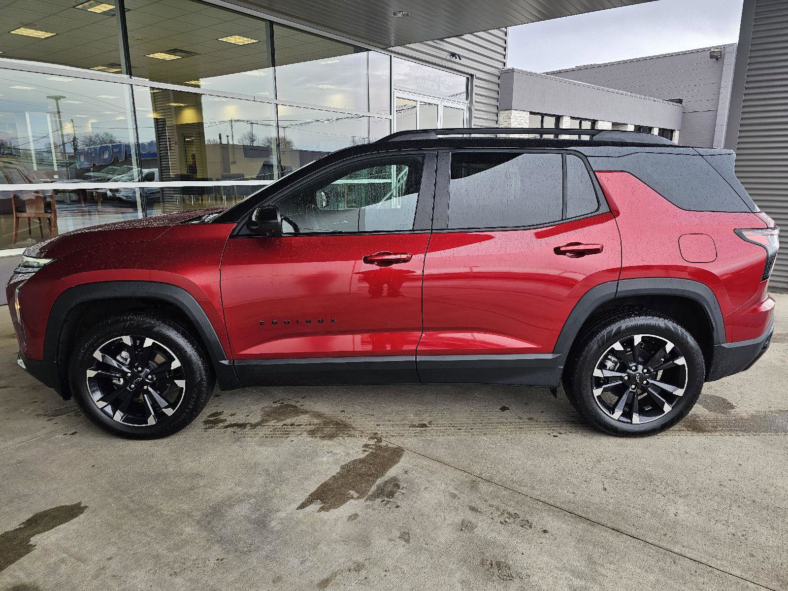 Used 2025 Chevrolet Equinox RS w/ Safety and Technology Package image 2