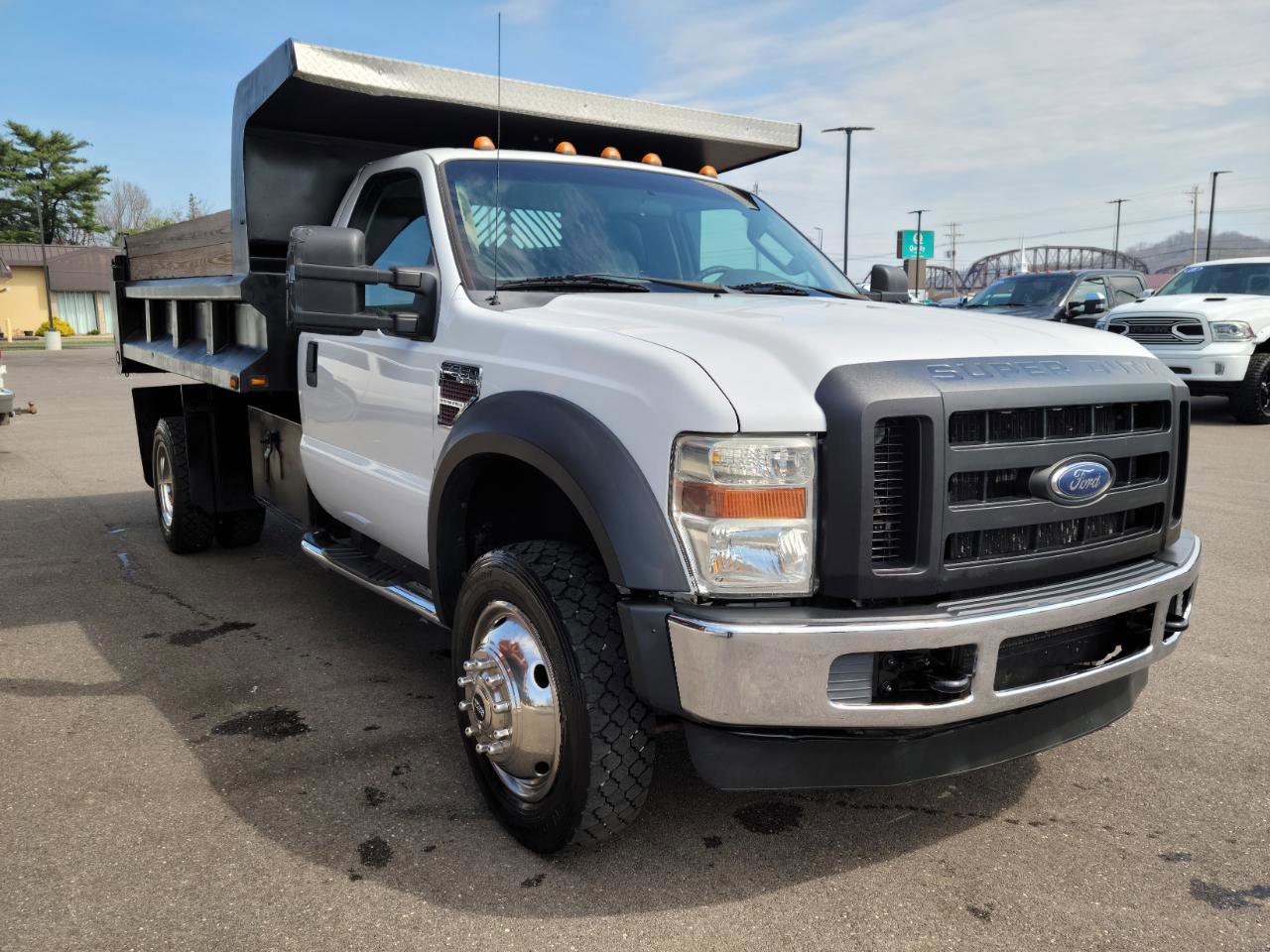 Used 2008 Ford F550 4x4 Regular Cab Super Duty image 3