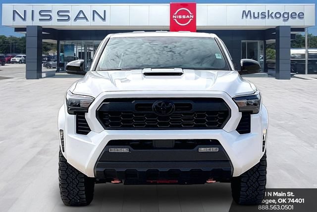 Used 2025 Toyota Tacoma TRD Sport AWD/4WD image 2