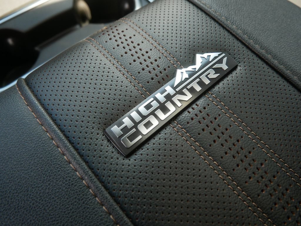 Used 2024 Chevrolet Silverado 3500 High Country w/ High Country Premium Package AWD/4WD image 33