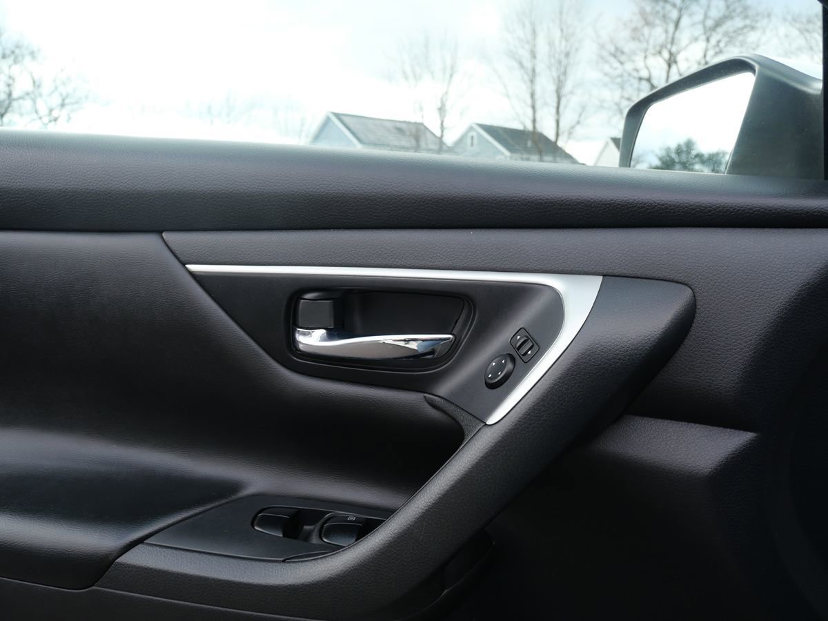 Used 2017 Nissan Altima 2.5 S FWD image 14