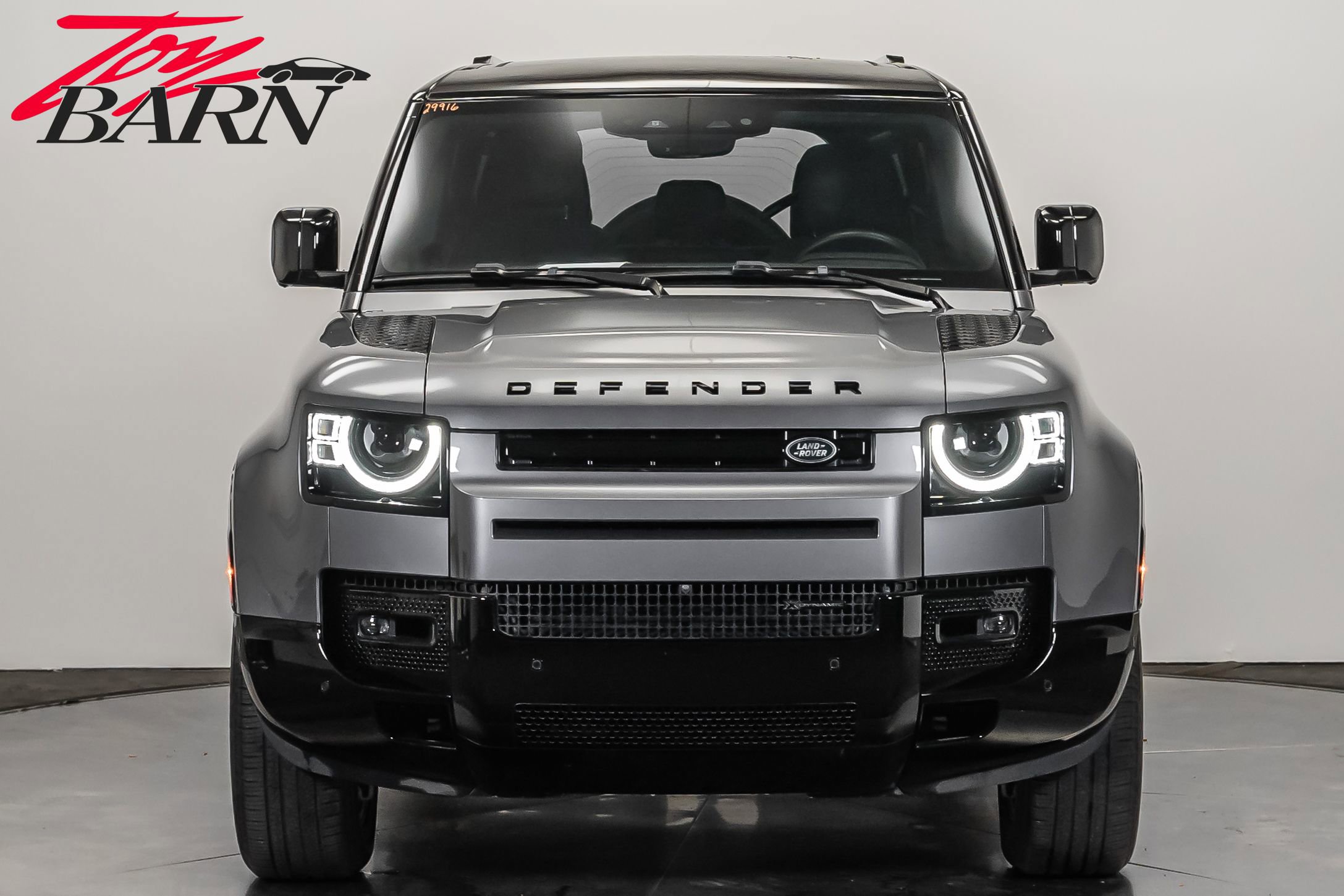 Used 2023 Land Rover Defender 110 X-Dynamic SE image 8
