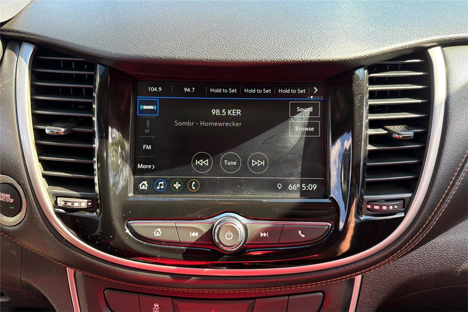 Used 2019 Chevrolet Trax LT w/ LT Convenience Package AWD/4WD image 13