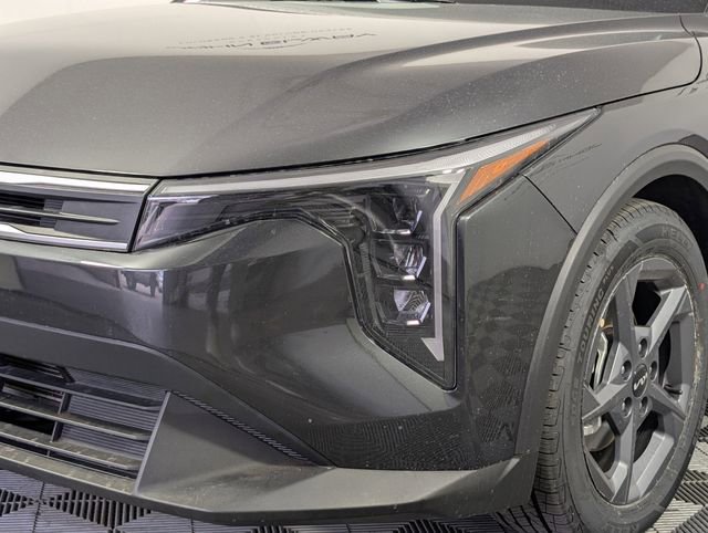 Used 2025 Kia K4 LXS image 2