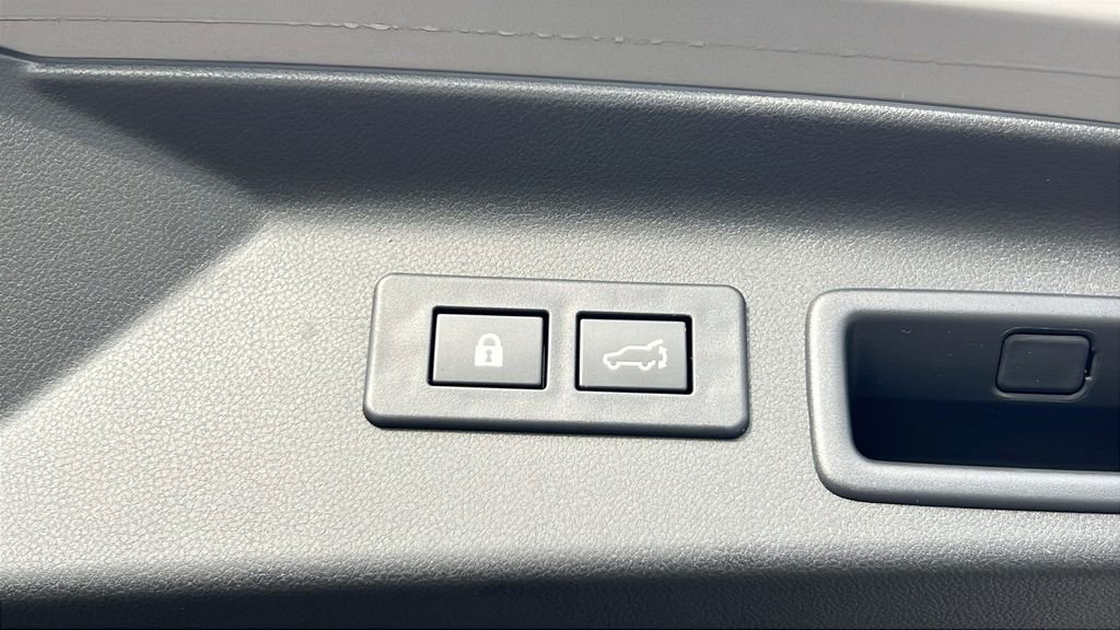 Certified 2025 Subaru Forester Premium image 17