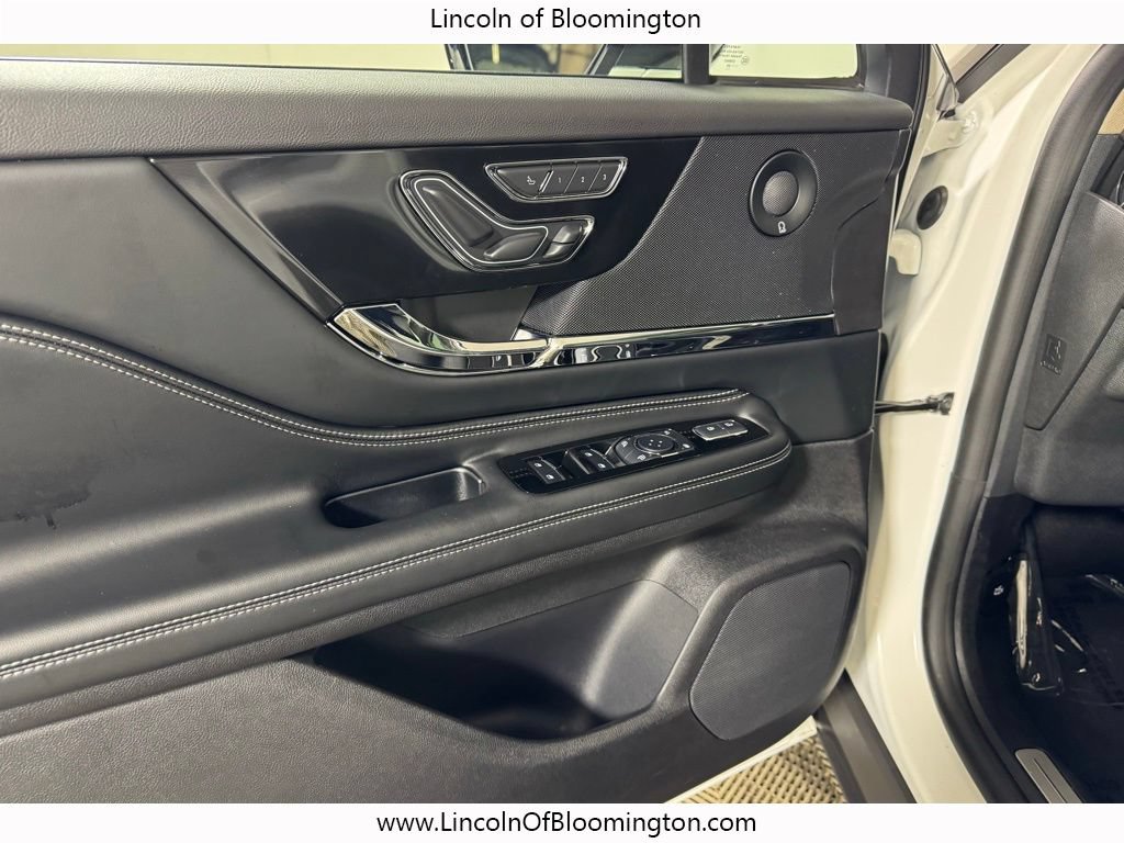 New 2025 Lincoln Corsair Grand Touring w/ Equipment Group 302A AWD/4WD image 19