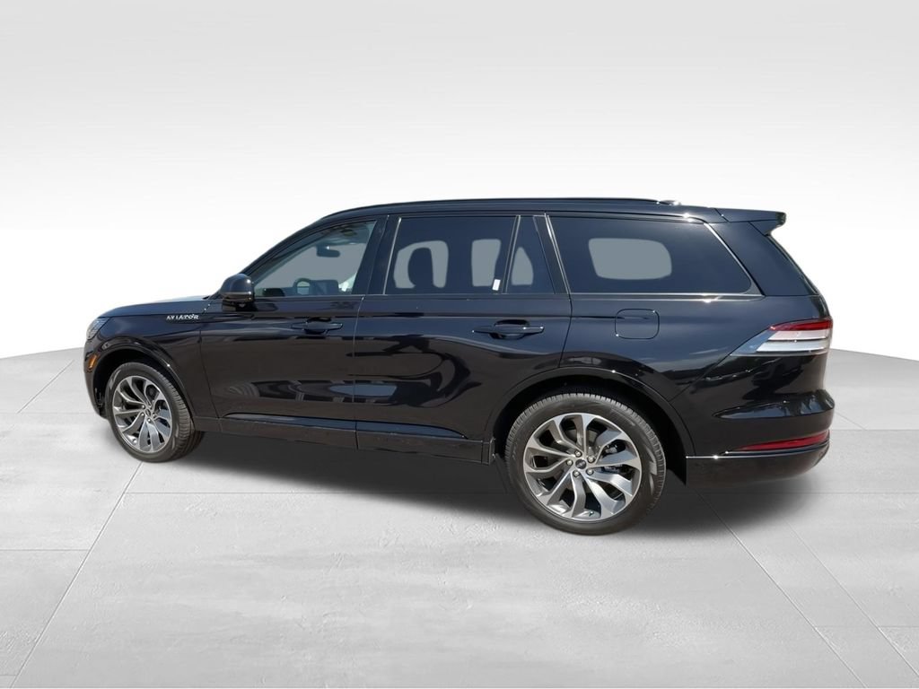 New 2026 Lincoln Aviator AWD w/ Jet Appearance Package image 6