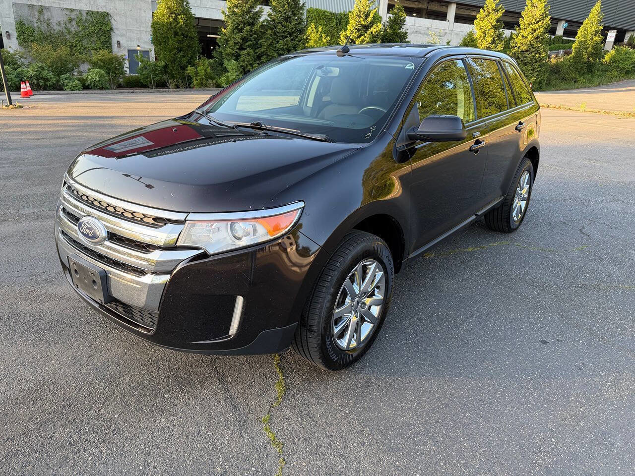 Used 2014 Ford Edge SEL w/ Driver Entry Package AWD/4WD image 4