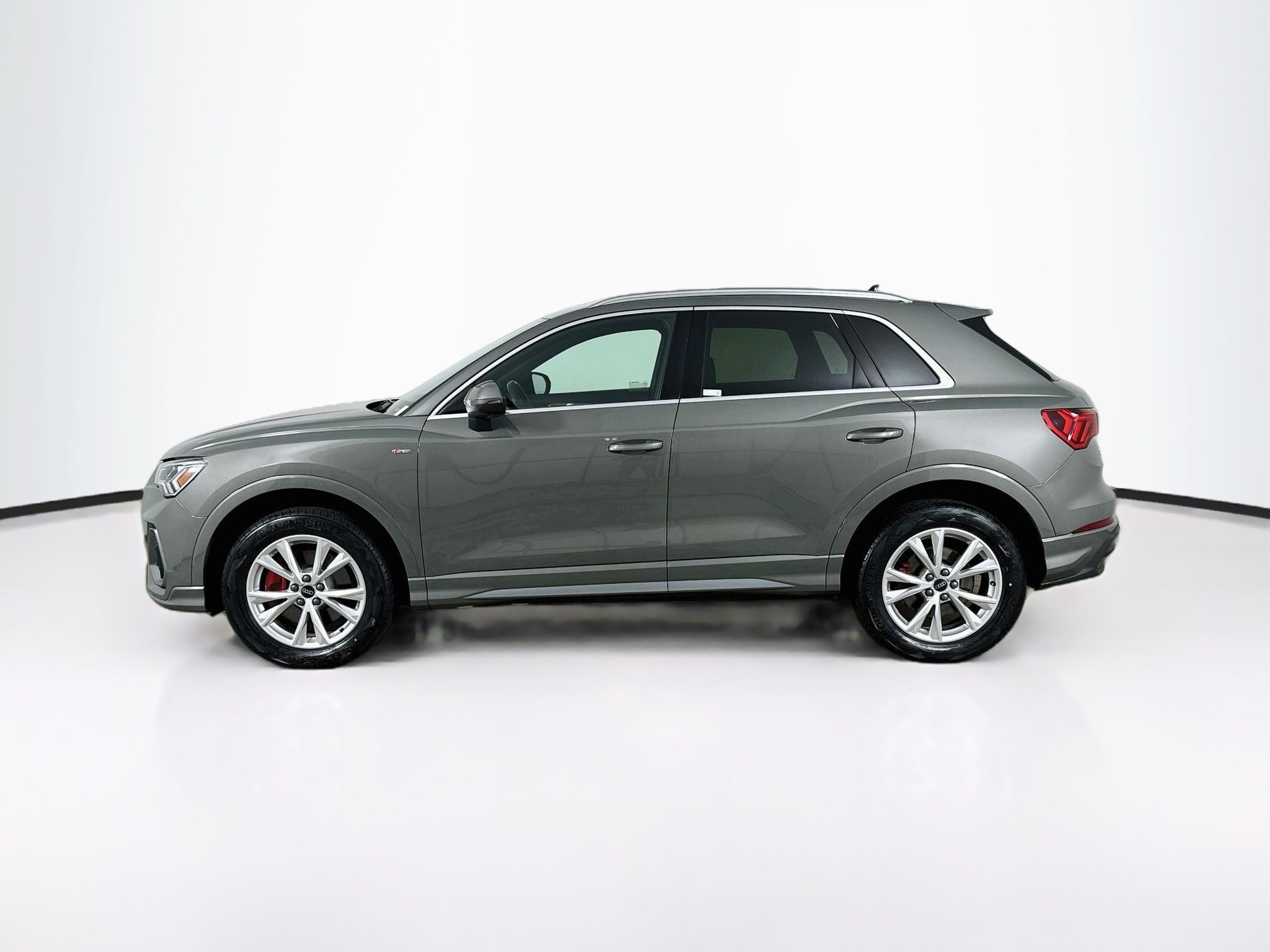 Used 2025 Audi Q3 2.0T Premium AWD/4WD image 4